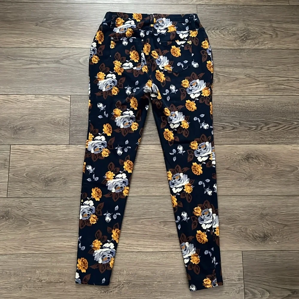 Faded Glory Women’s Navy Blue Floral Print Pull On  Stretchy Pants Size M‎